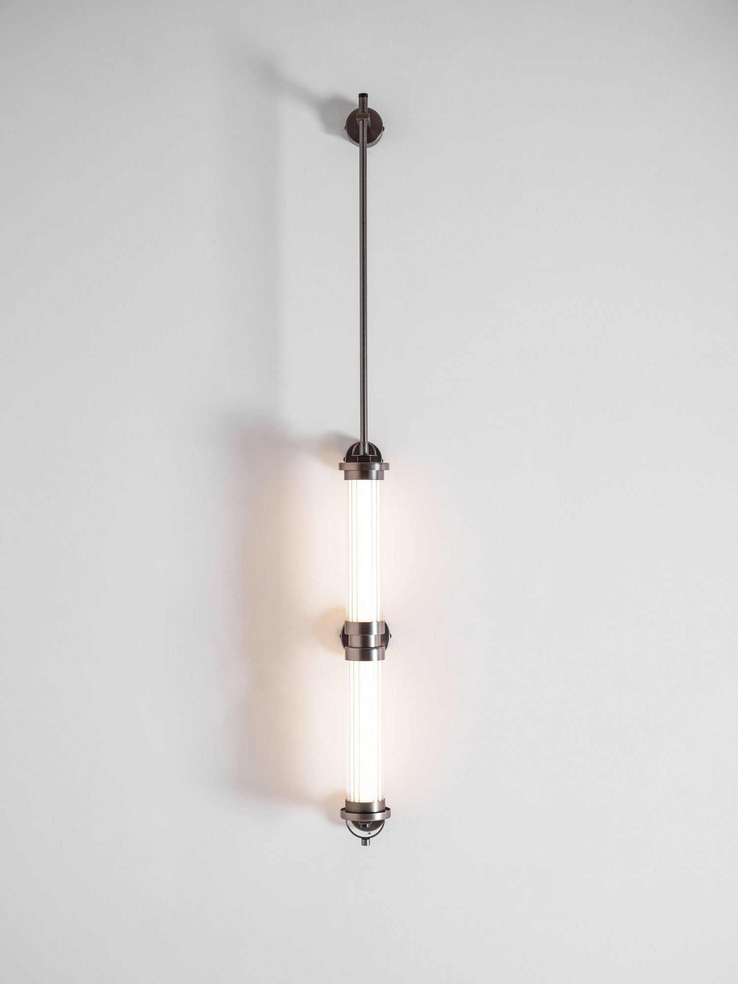meridian-vertical-wall-sconce-anzaz--11