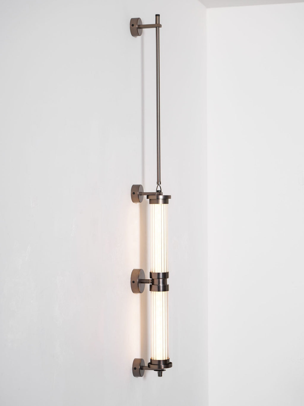 meridian-vertical-wall-sconce-anzaz--16