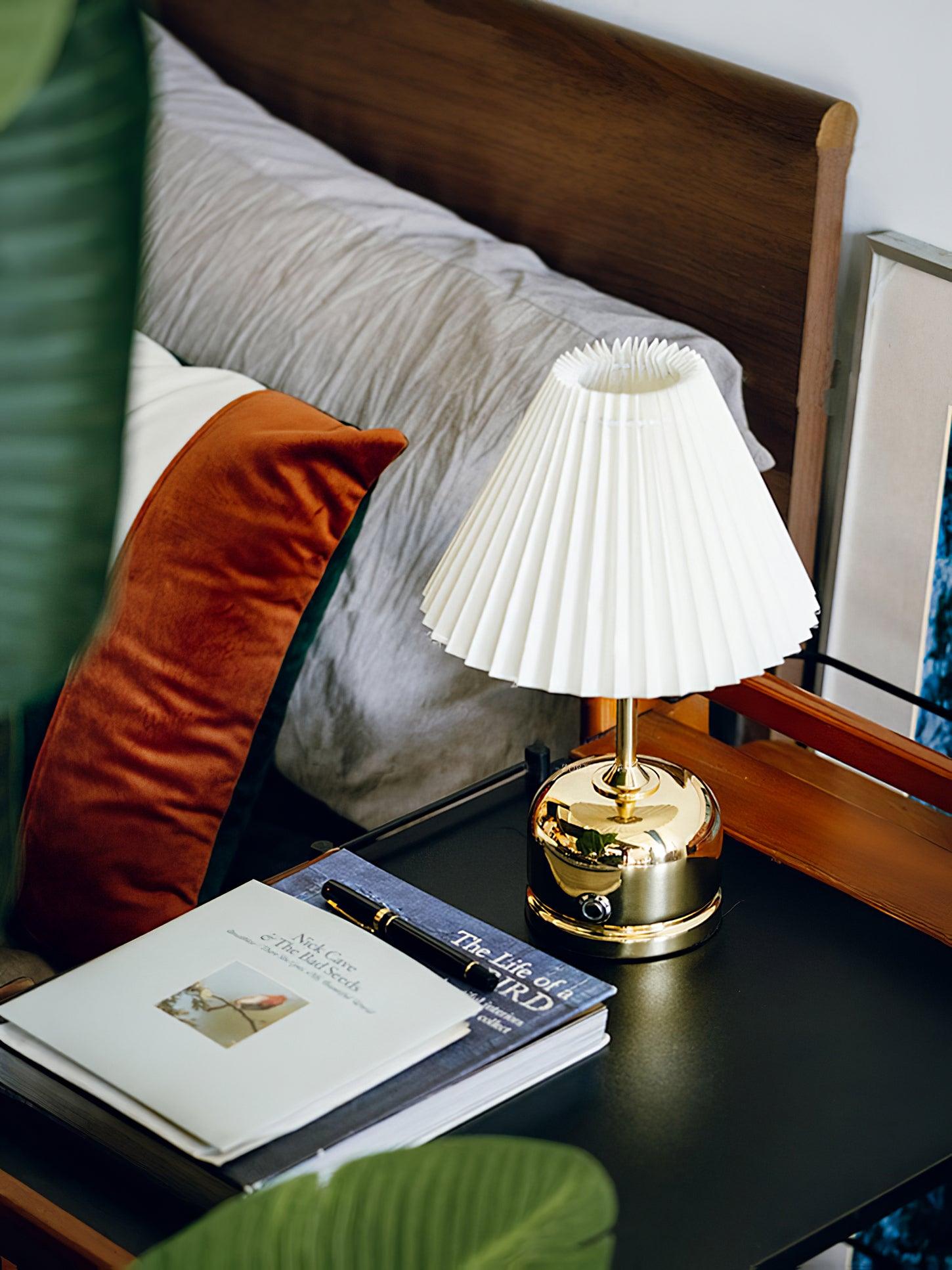 metal-antique-table-lamp-anzaz--8