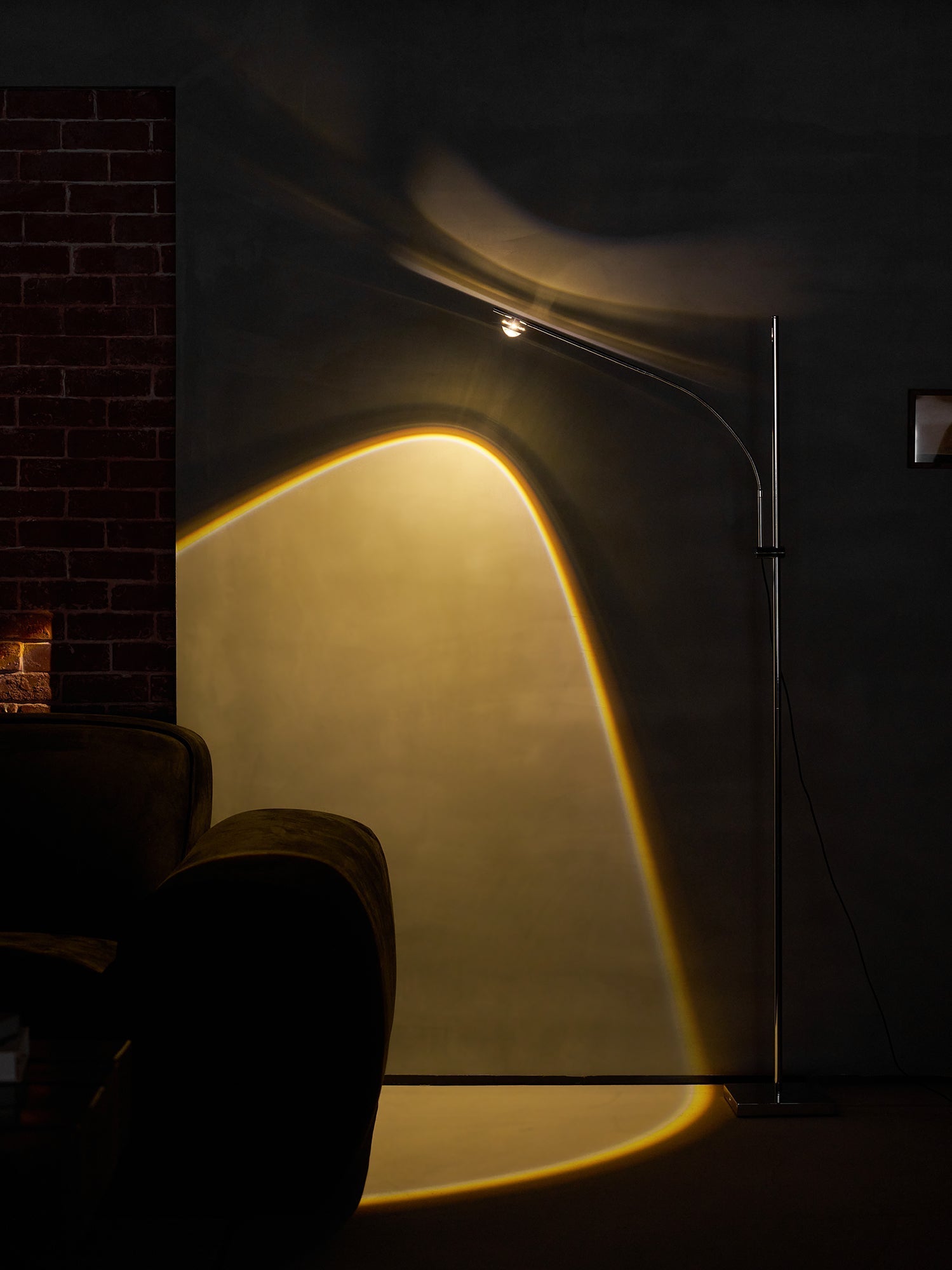 metal-body-graceful-floor-lamp-anzaz--17