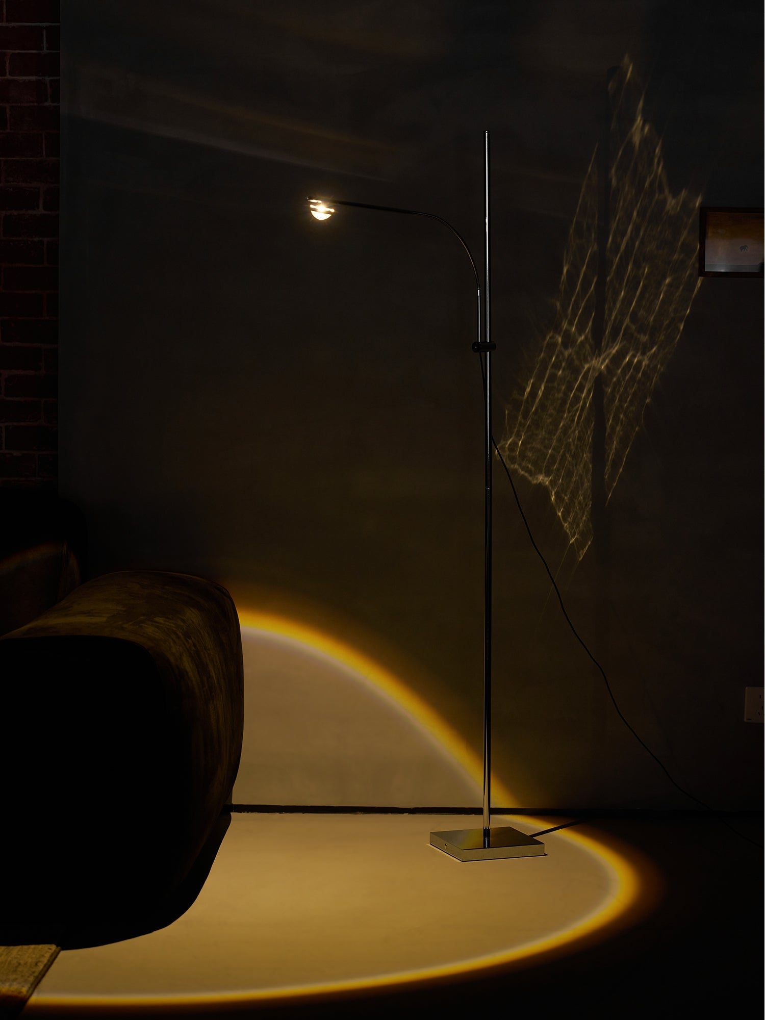 metal-body-graceful-floor-lamp-anzaz--20