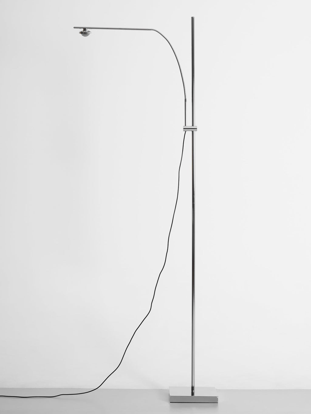 metal-body-graceful-floor-lamp-anzaz--24