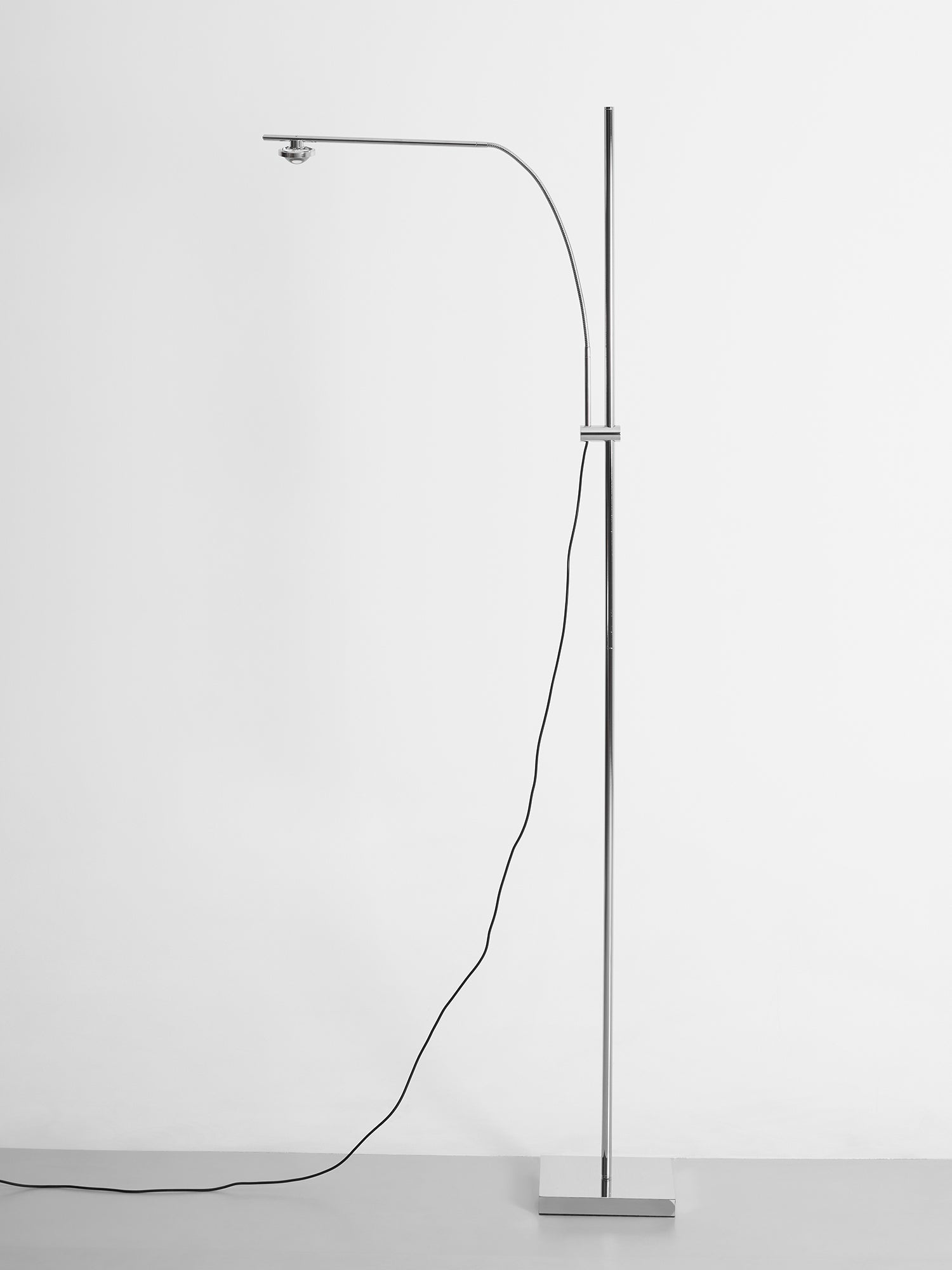 metal-body-graceful-floor-lamp-anzaz--26