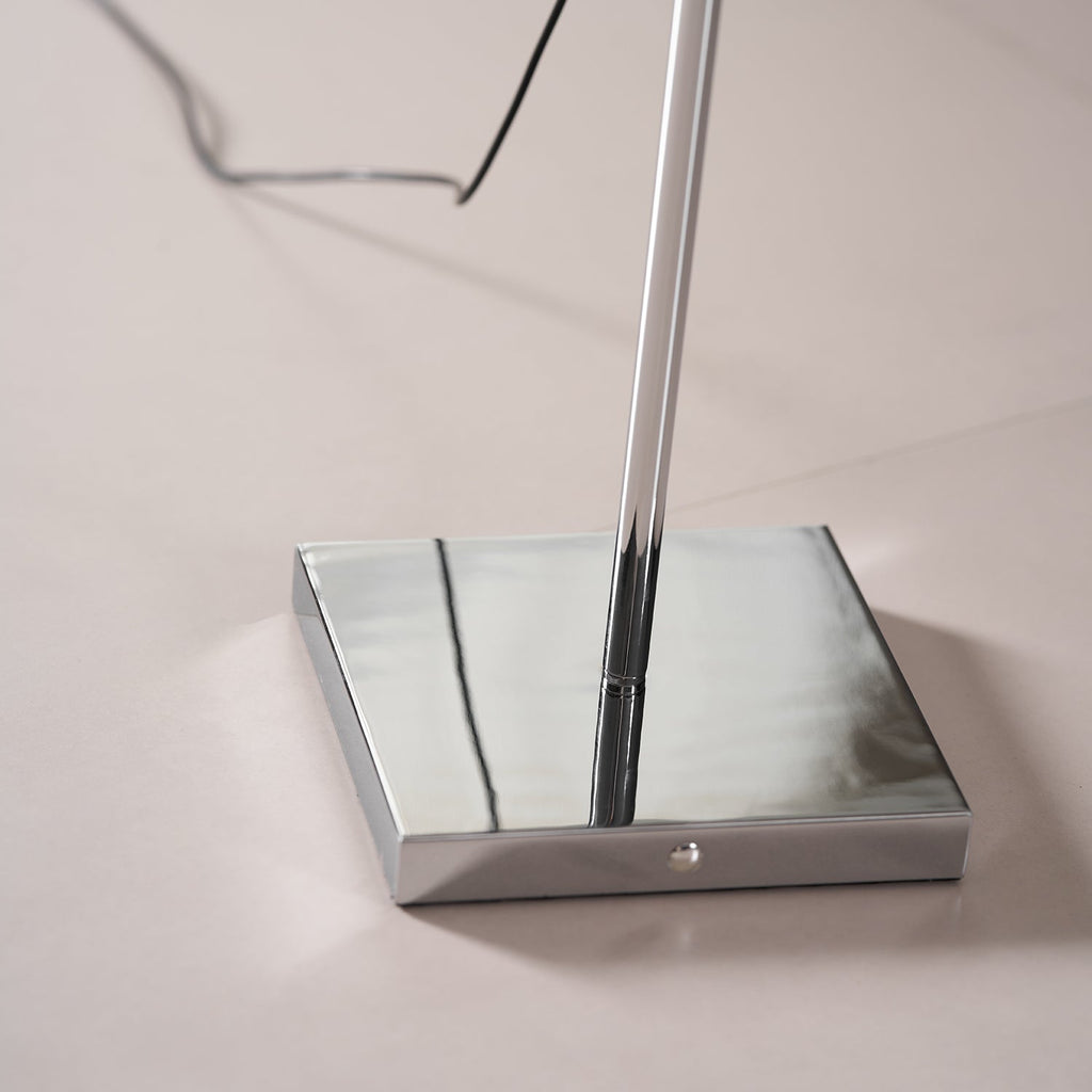 metal-body-graceful-floor-lamp-anzaz--32