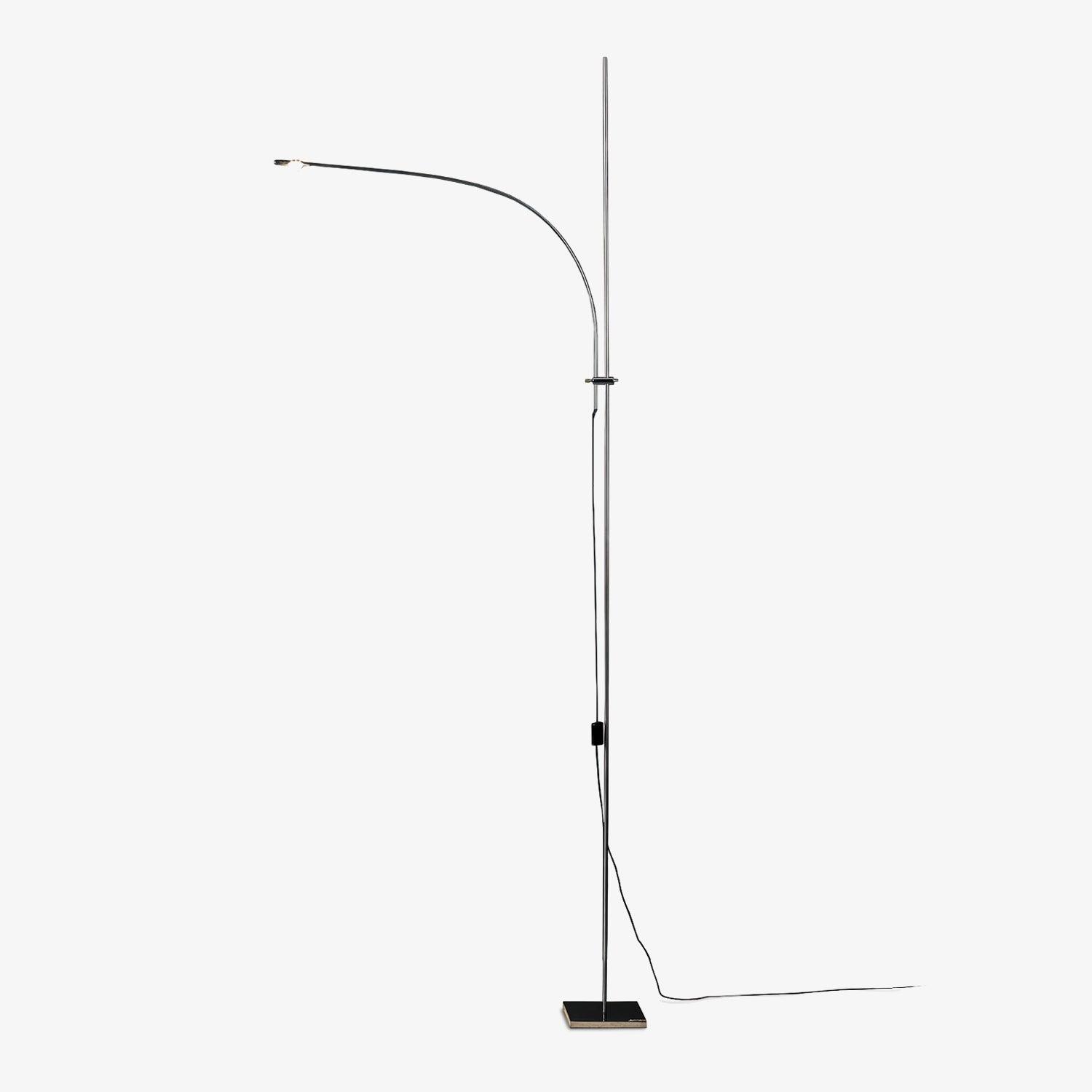 metal-body-graceful-floor-lamp-anzaz-Chrome & Warm Light-1
