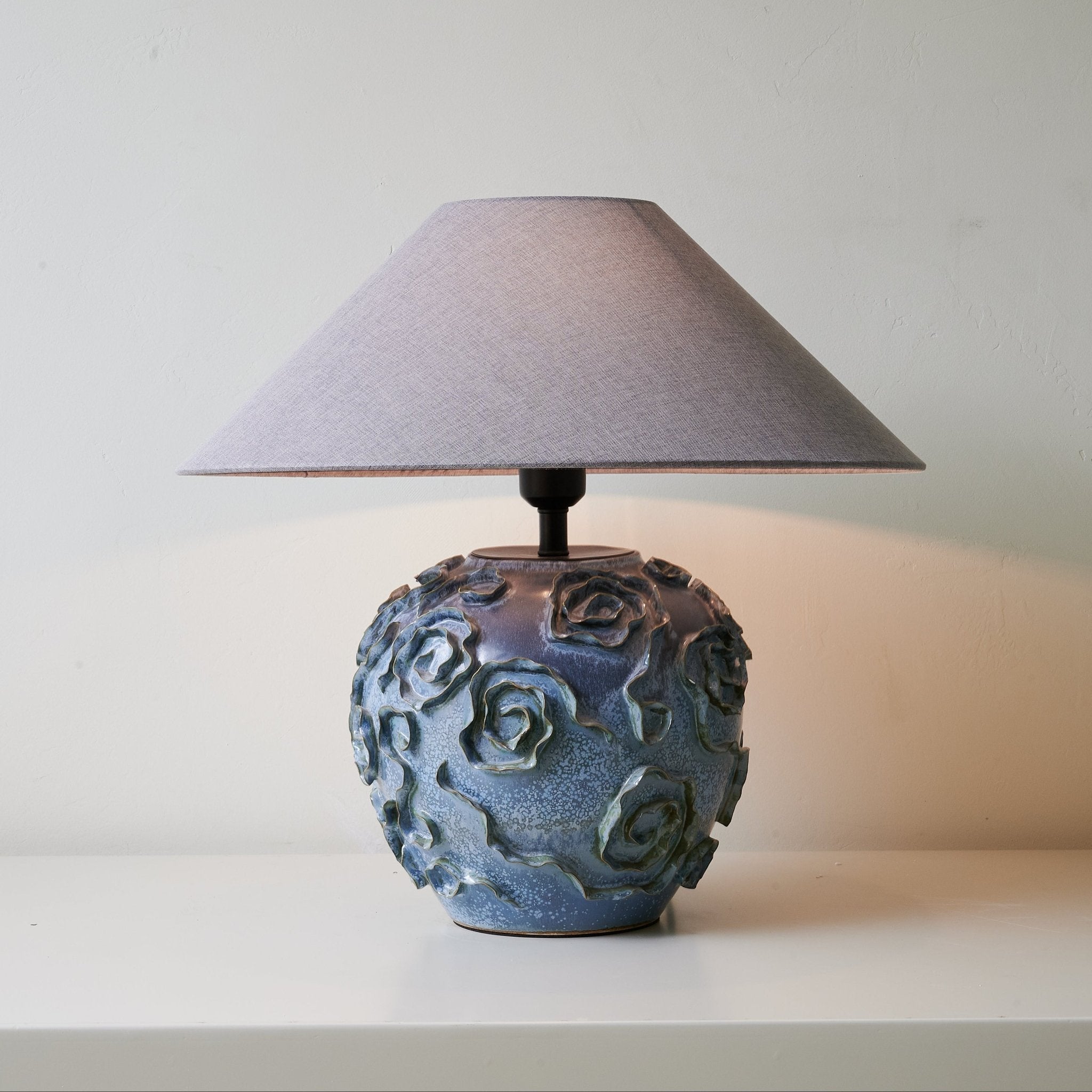 midnight-rose-table-lamp-anzaz-Blue-2