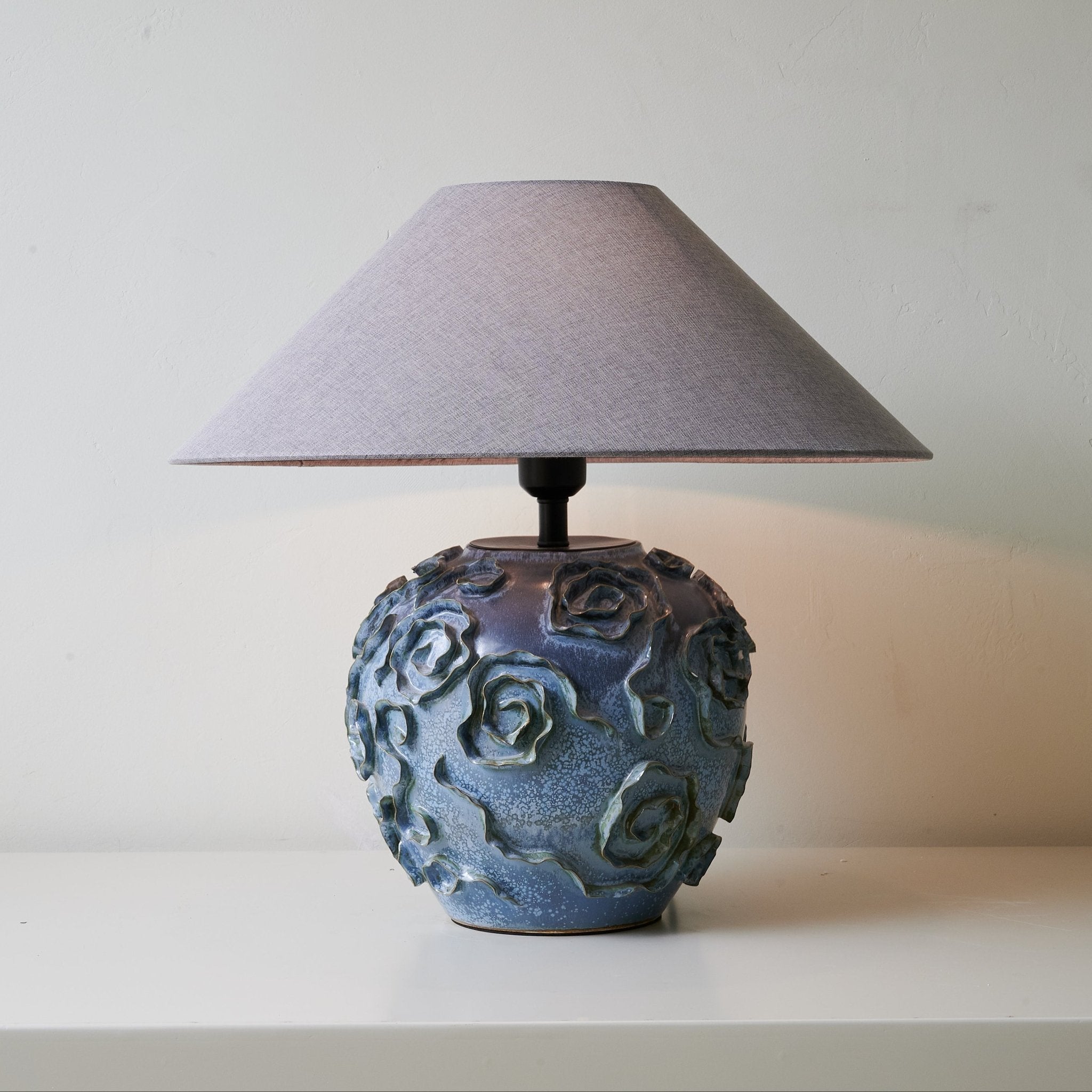 midnight-rose-table-lamp-anzaz-Blue-5