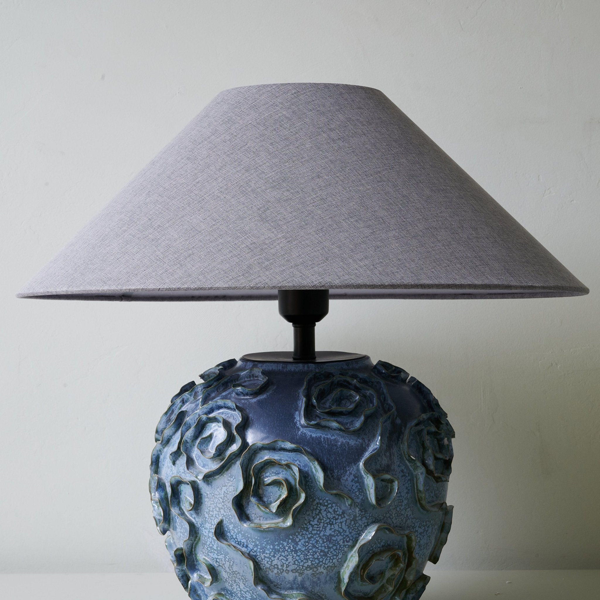 midnight-rose-table-lamp-anzaz-Blue-7