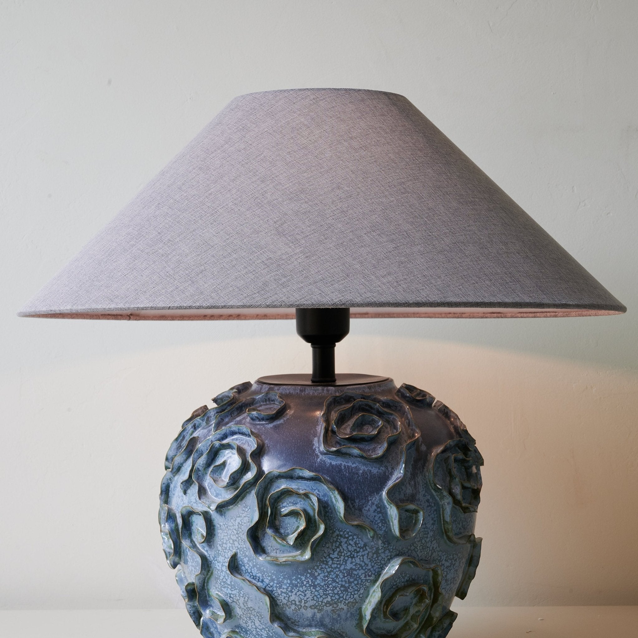 midnight-rose-table-lamp-anzaz-Blue-8