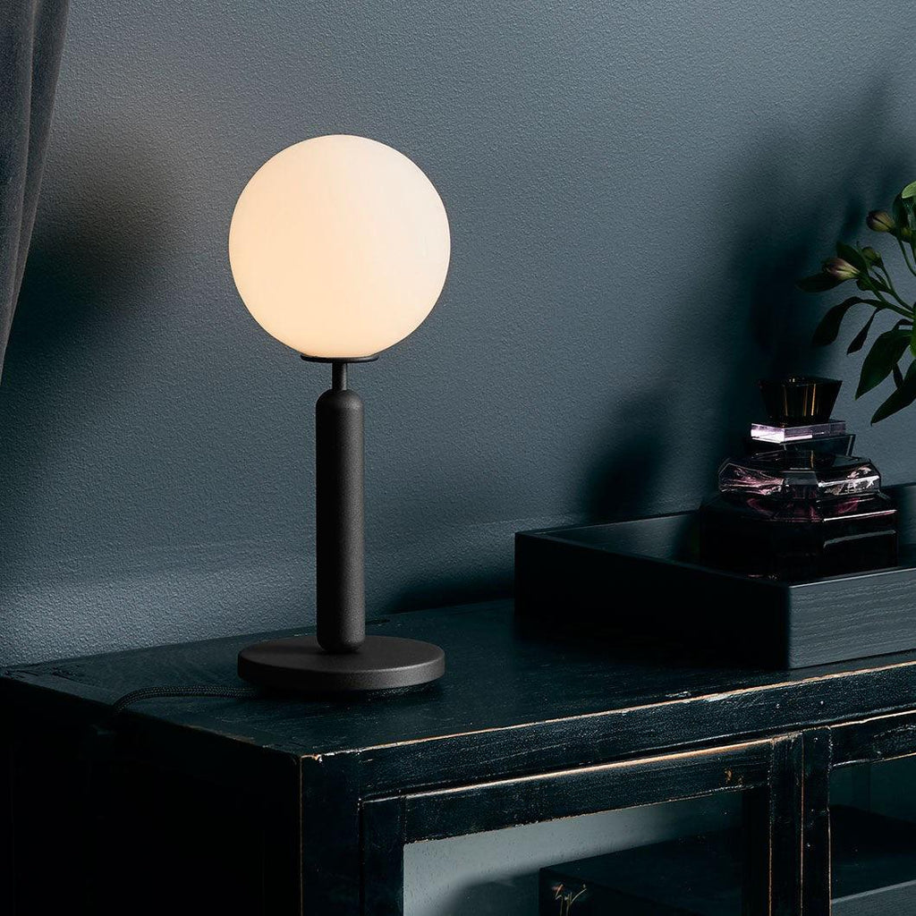 miira-table-lamp-anzaz-Black & White glass-2