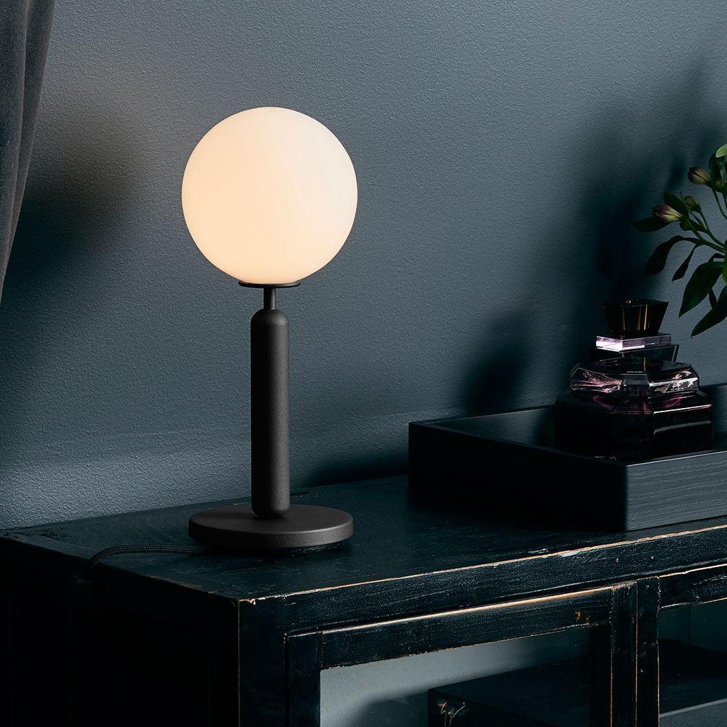 miira-table-lamp-anzaz-Black & White glass-2