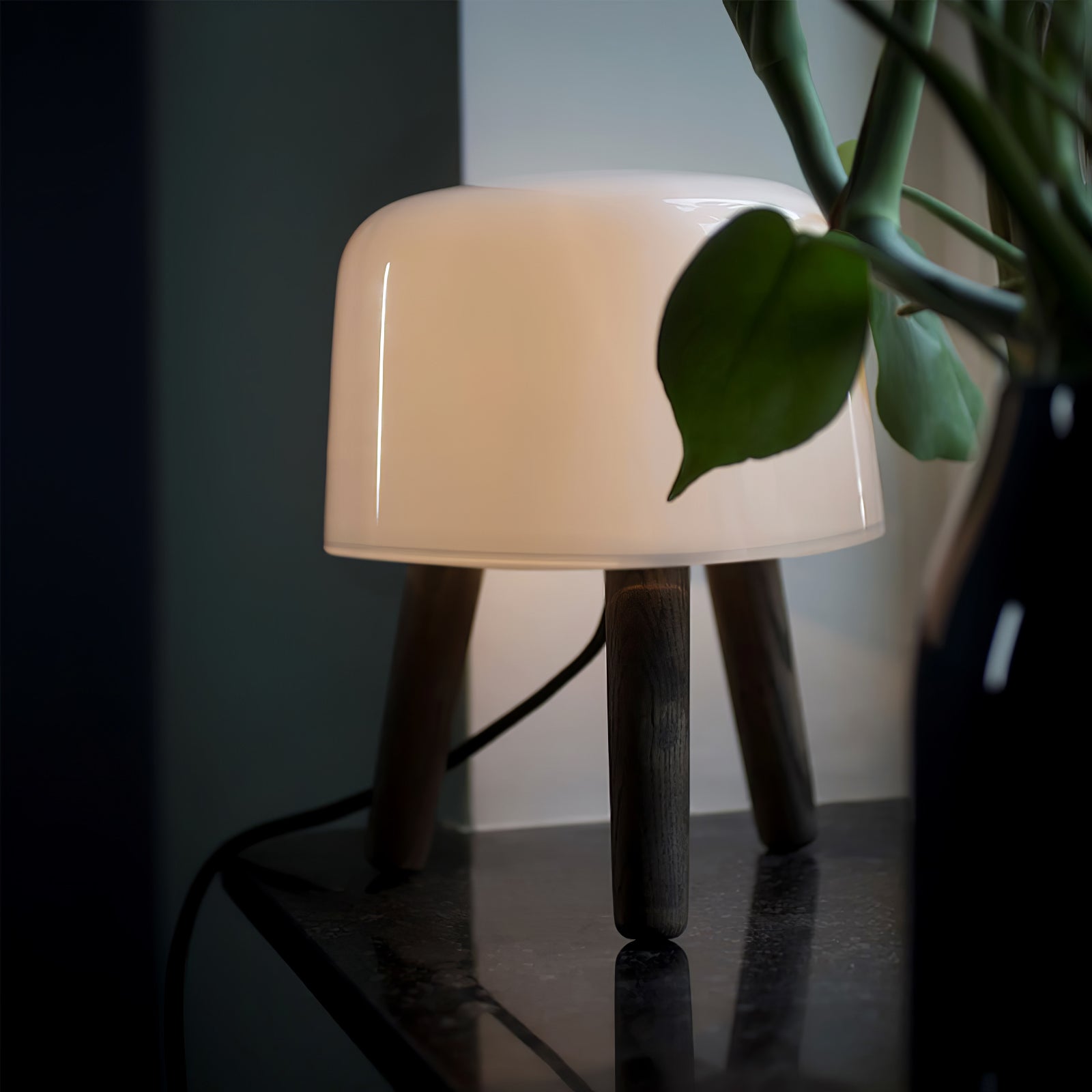 milk-table-lamp-anzaz-Nature wood & White-4