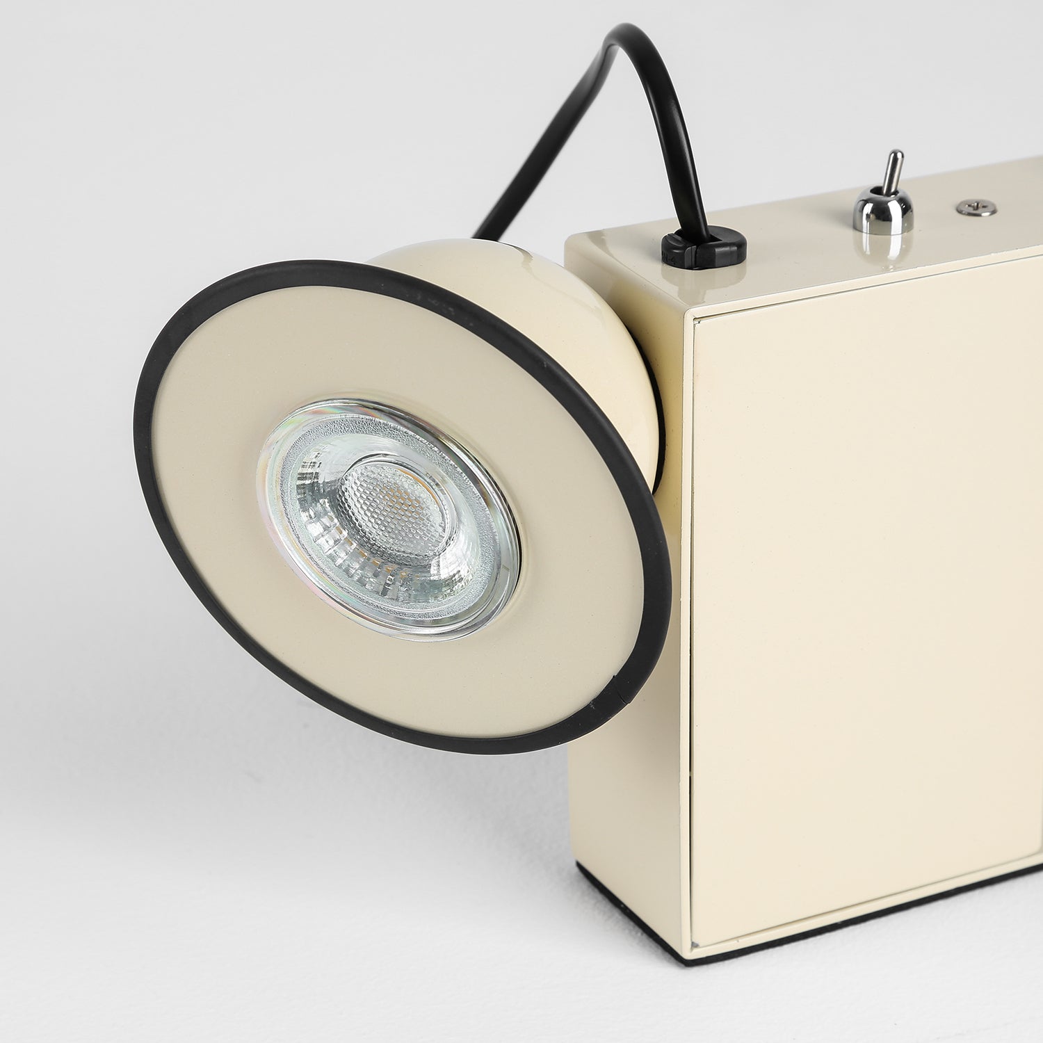 roland-camera-table-light-anzaz-Red-12