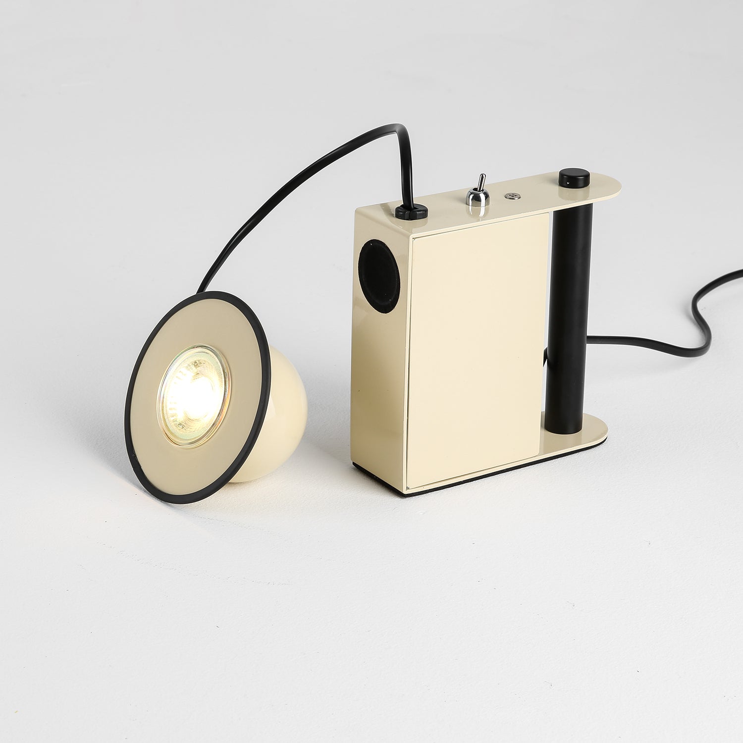 roland-camera-table-light-anzaz--19