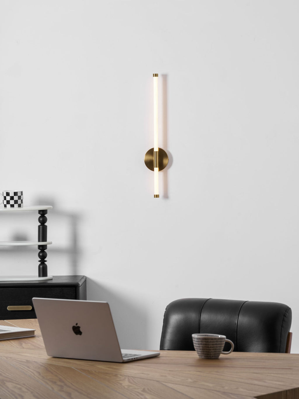 minimalist-vertical-wall-sconce-anzaz--40