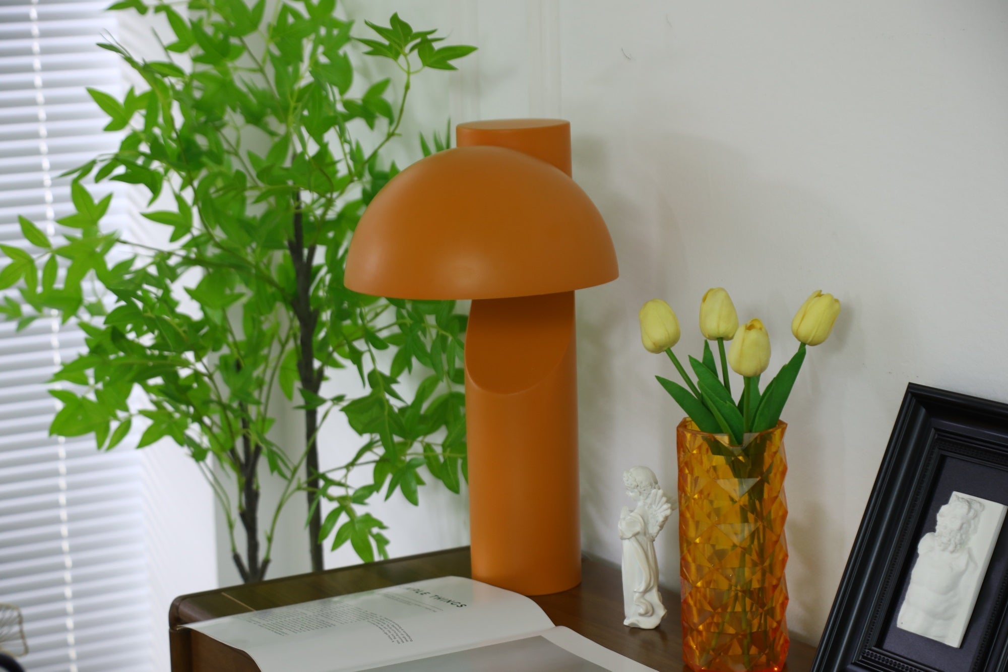 arcora-minimalist-table-lamp-anzaz-White-10