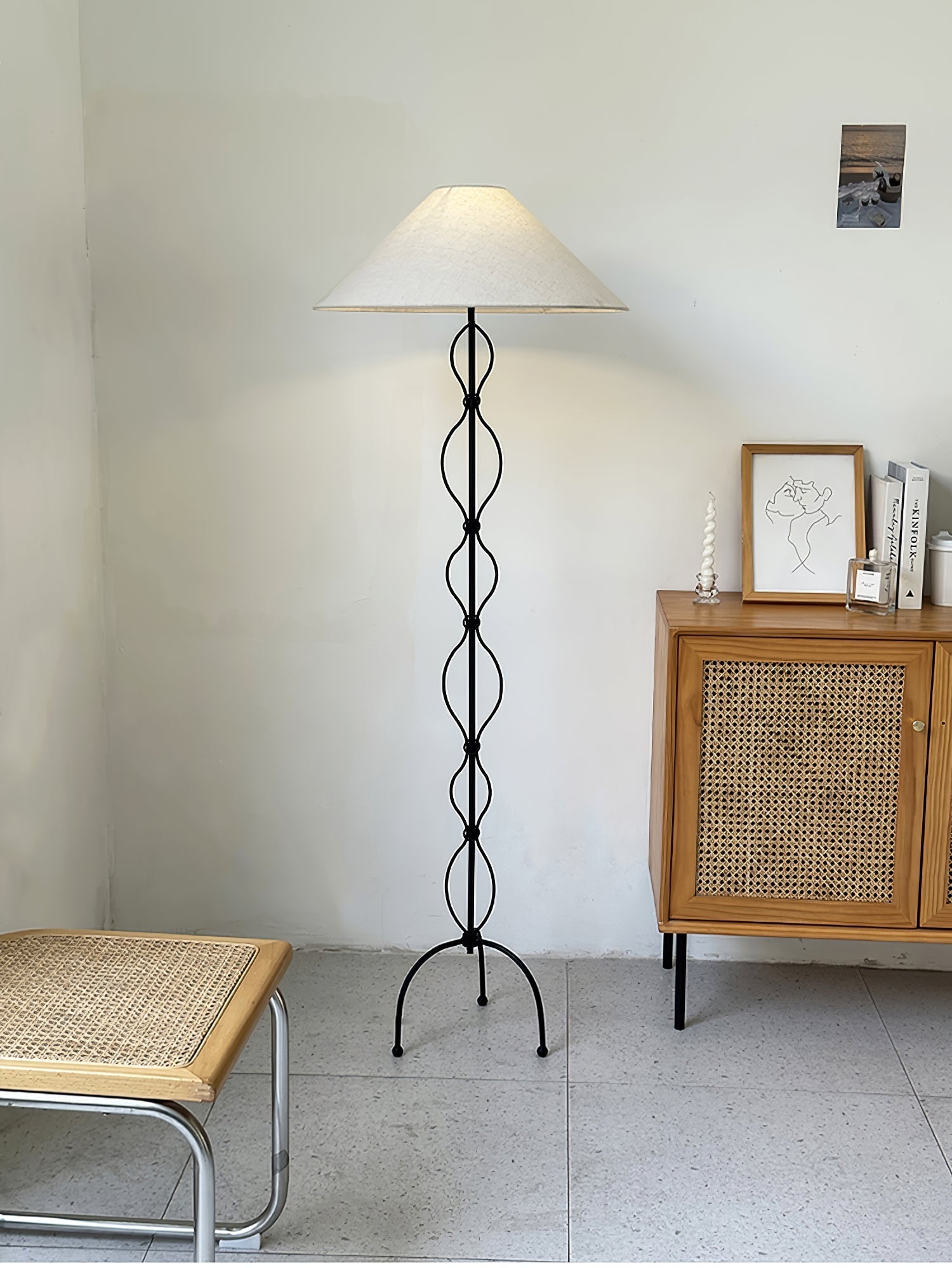 minimalist-iron-twist-floor-lamp-anzaz--14