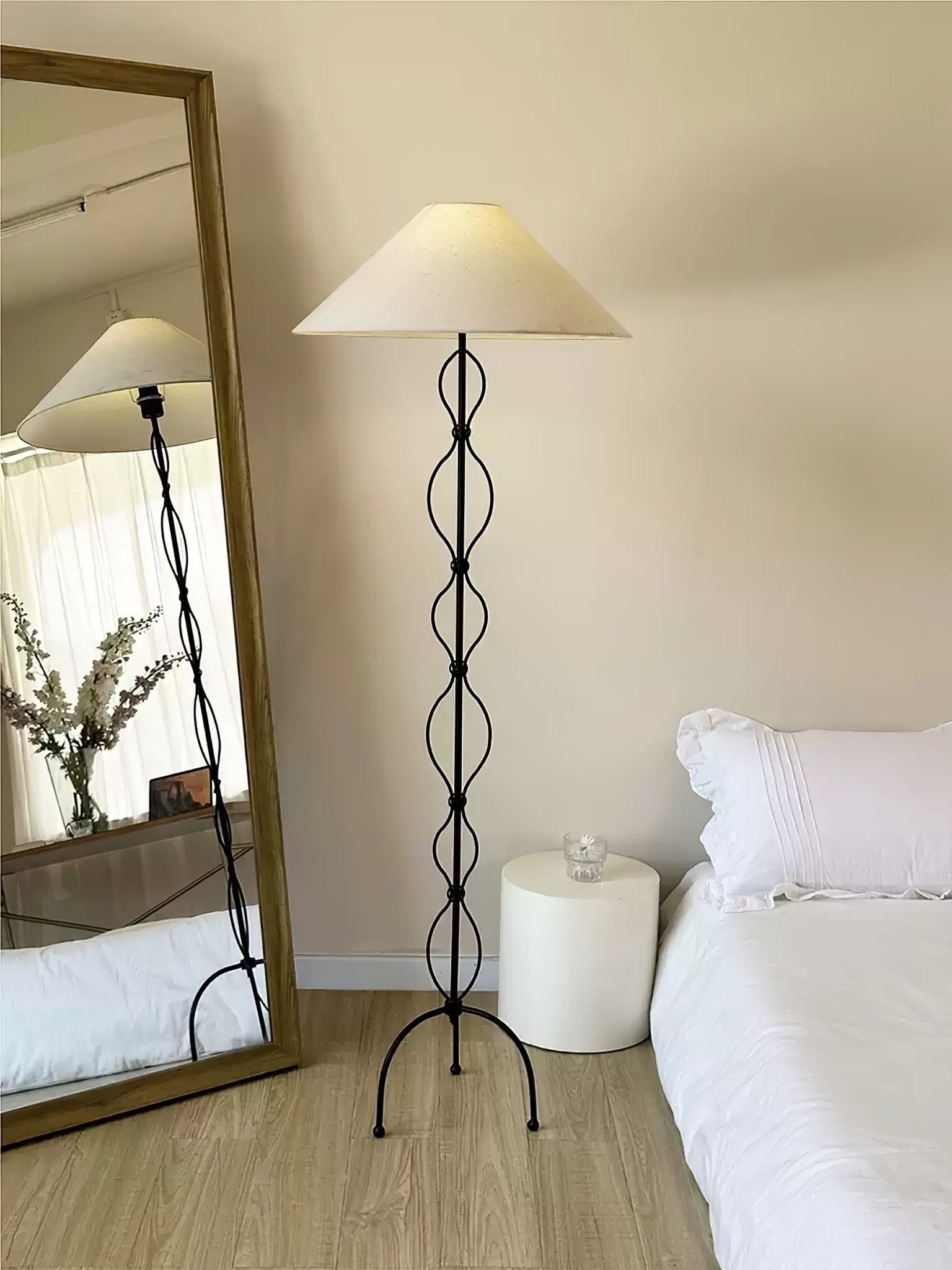 minimalist-iron-twist-floor-lamp-anzaz--6