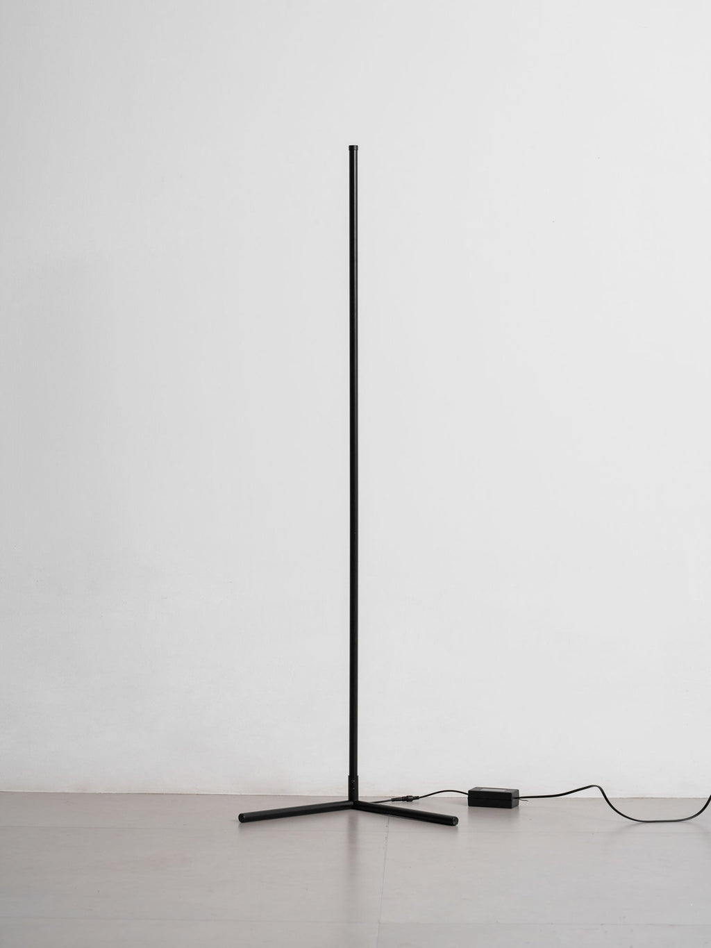 minimalist-led-floor-lamp-anzaz--22