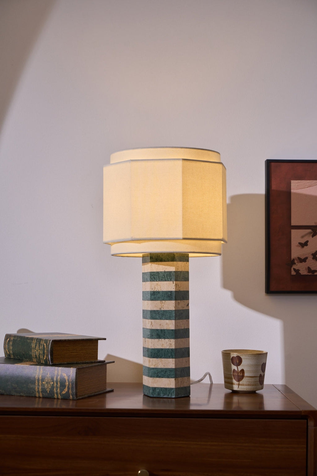 modari-striped-stone-table-lamp-anzaz--12