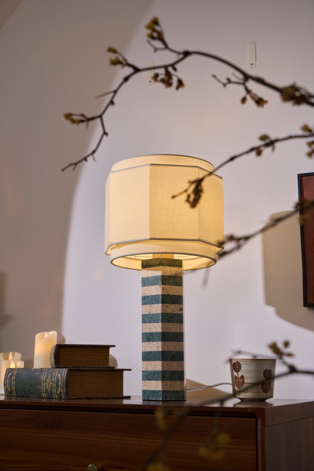 modari-striped-stone-table-lamp-anzaz--20