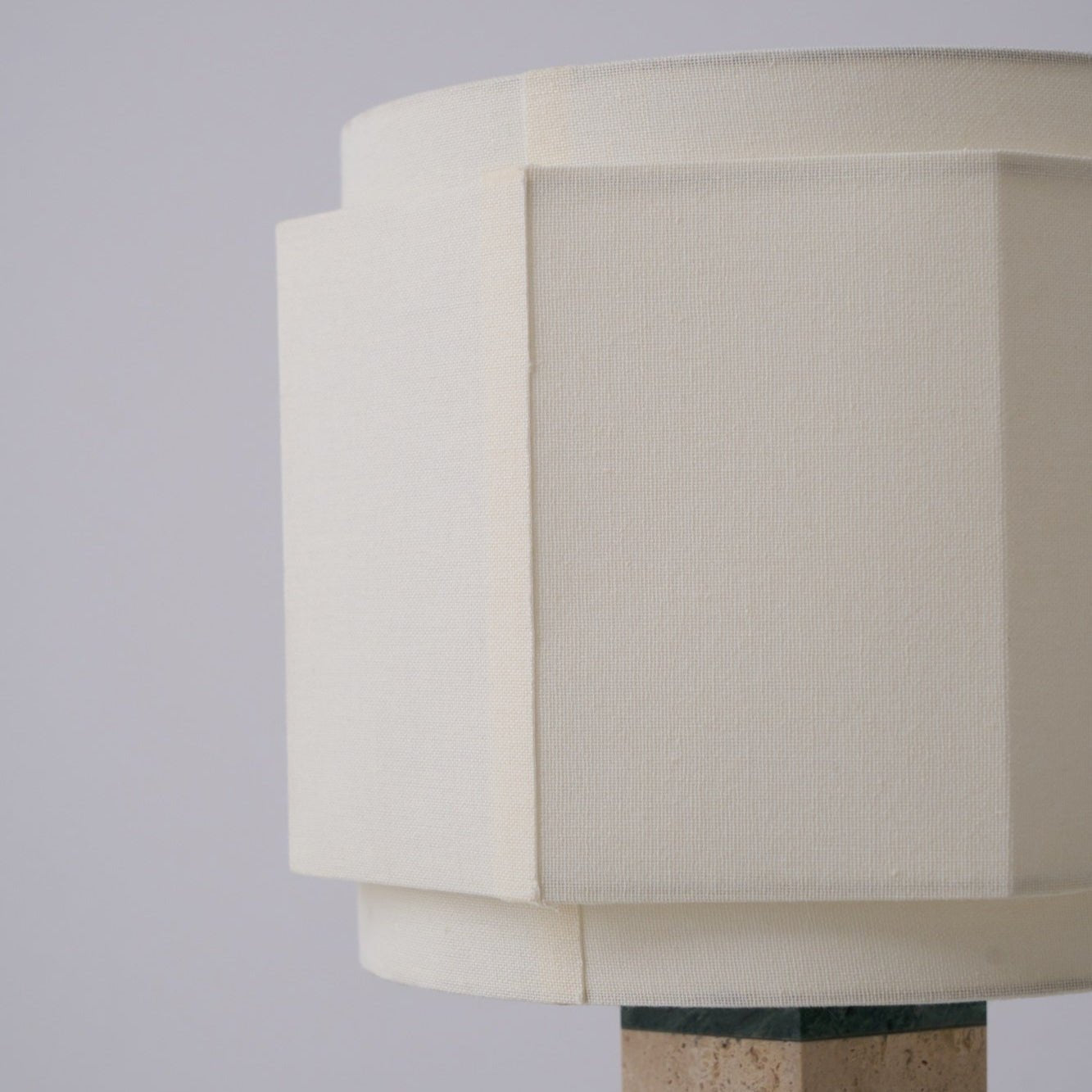 modari-striped-stone-table-lamp-anzaz--23