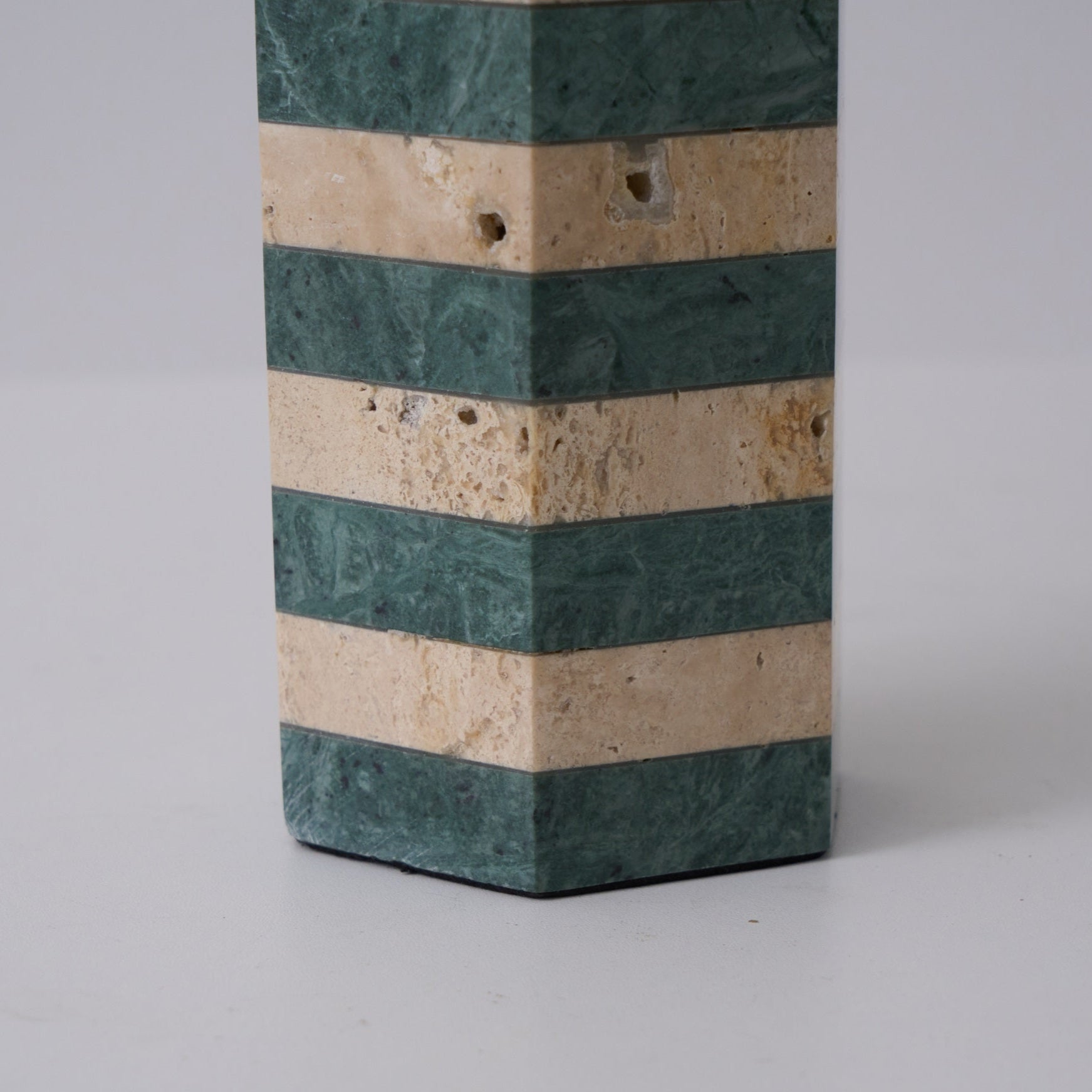 modari-striped-stone-table-lamp-anzaz--24