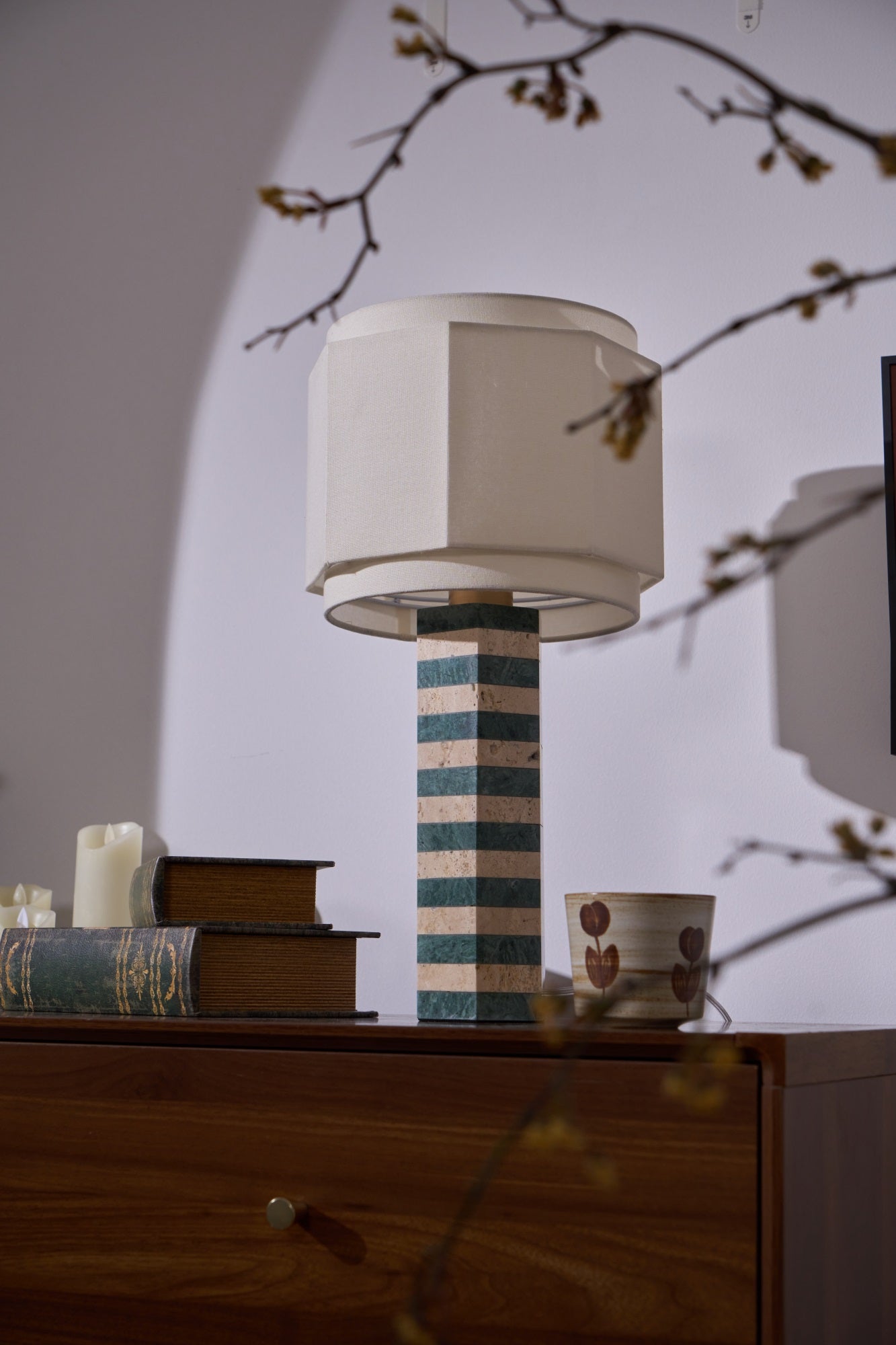 modari-striped-stone-table-lamp-anzaz--27