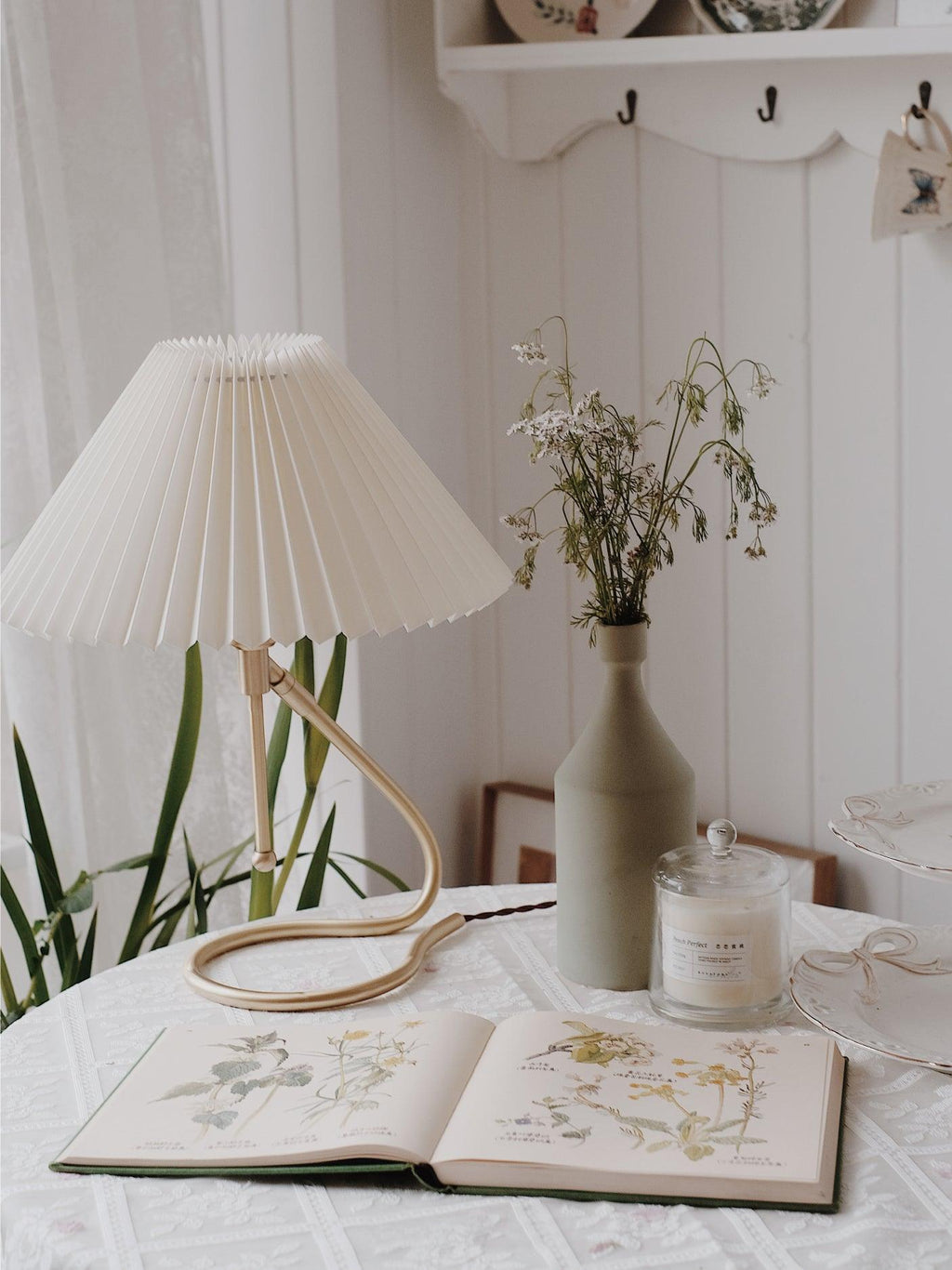 levitate-pleated-table-lamp-anzaz--16