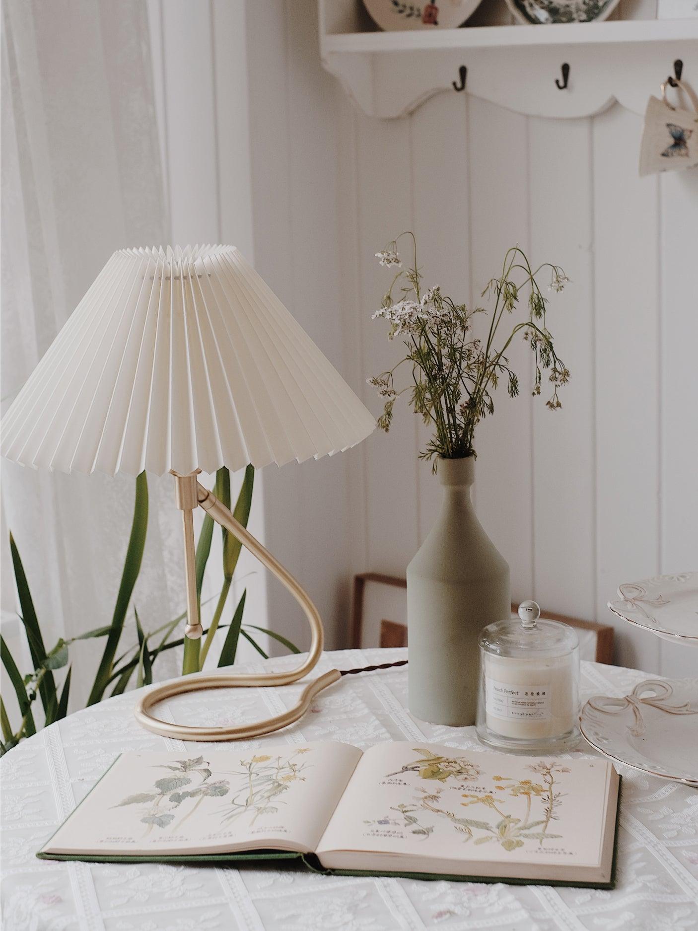 levitate-pleated-table-lamp-anzaz--16