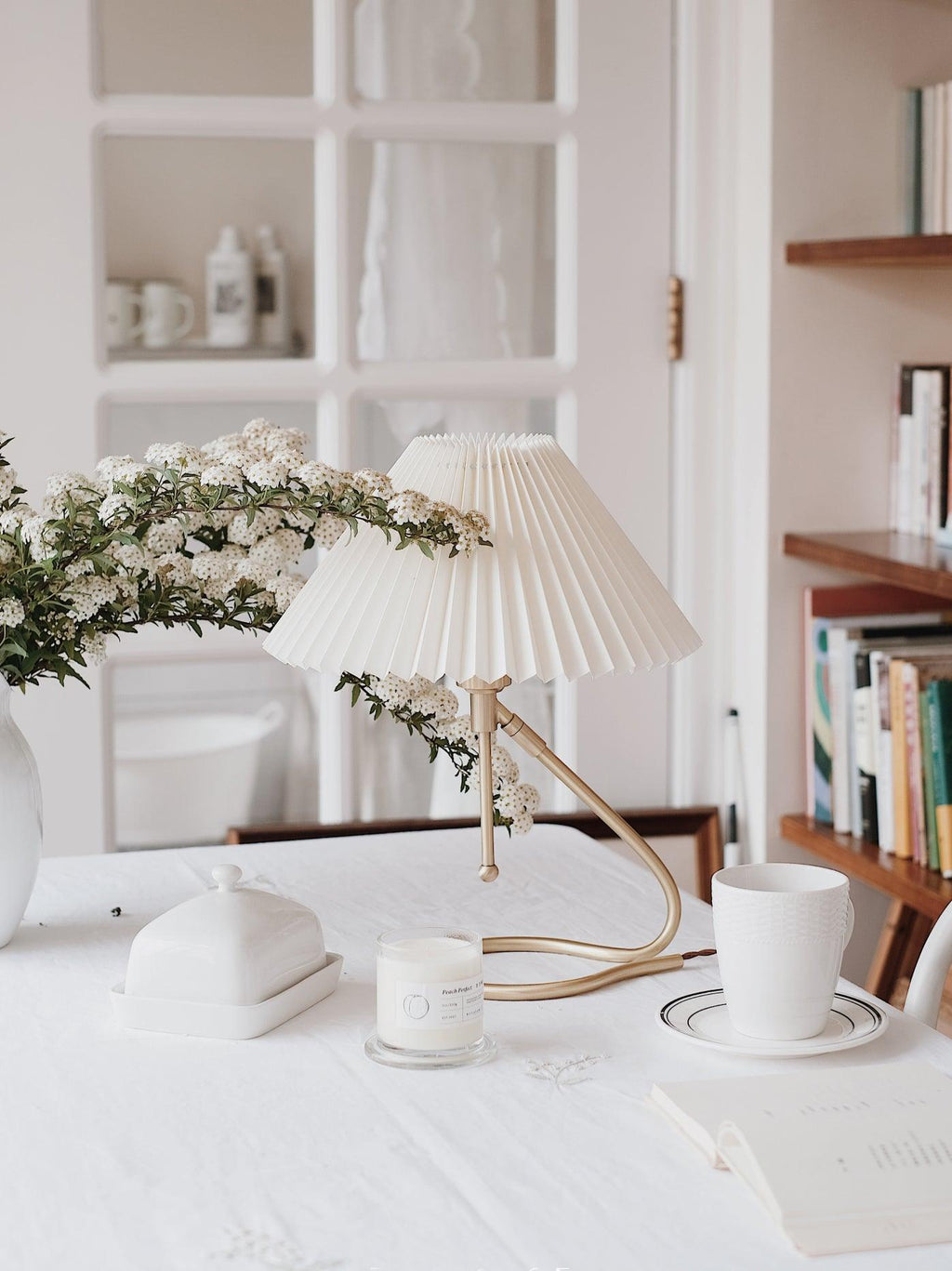 levitate-pleated-table-lamp-anzaz--19