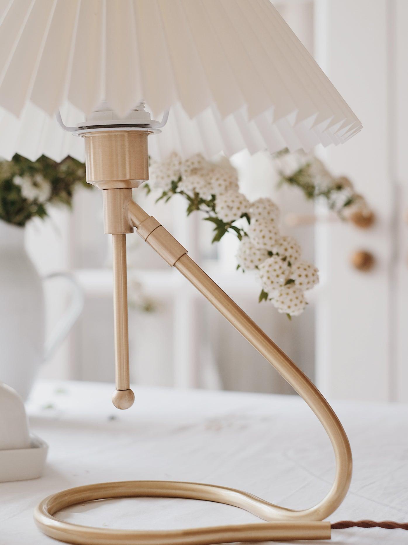 levitate-pleated-table-lamp-anzaz--20