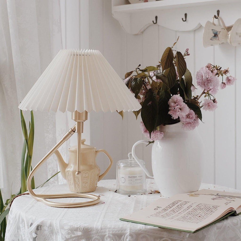 levitate-pleated-table-lamp-anzaz--7