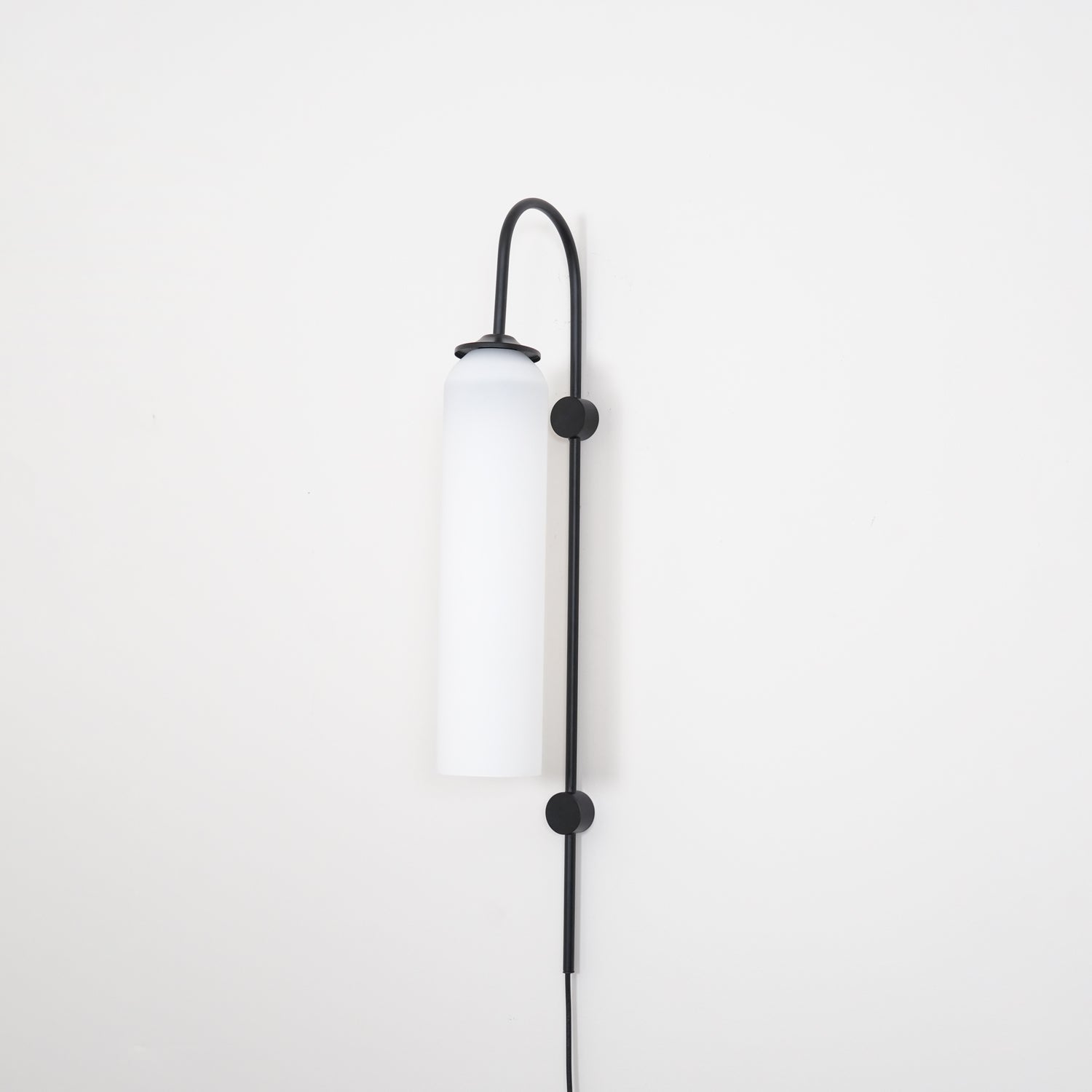 modern-glass-plug-in-wall-lamp-anzaz--63