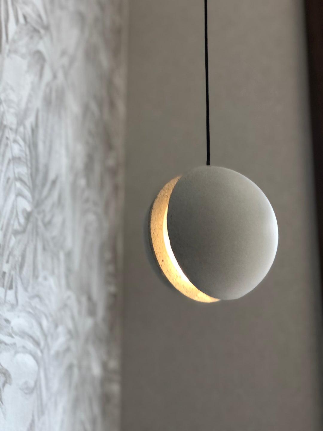 moon-concrete-pendant-lamp-anzaz--12