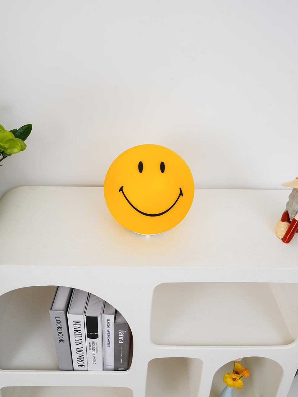 smiling-table-lamp-anzaz--22