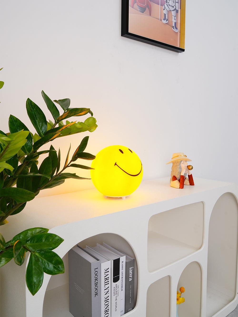 smiling-table-lamp-anzaz--20
