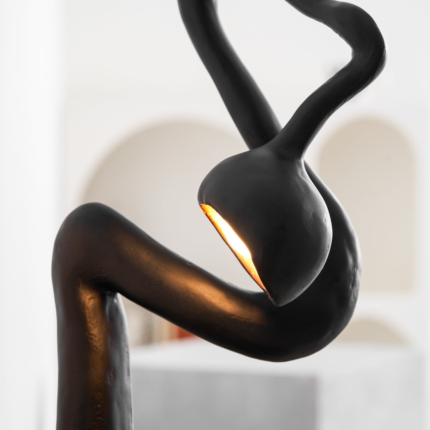 myrrh-sculpture-table-lamp-anzaz--35