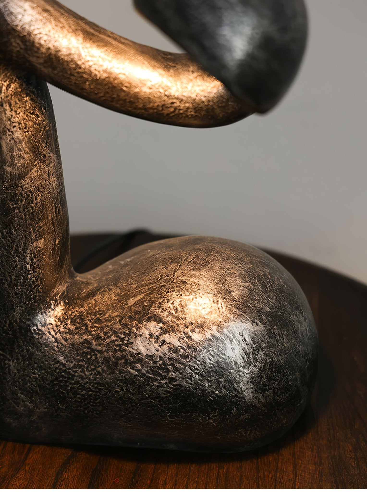 myrrh-sculpture-table-lamp-anzaz--8