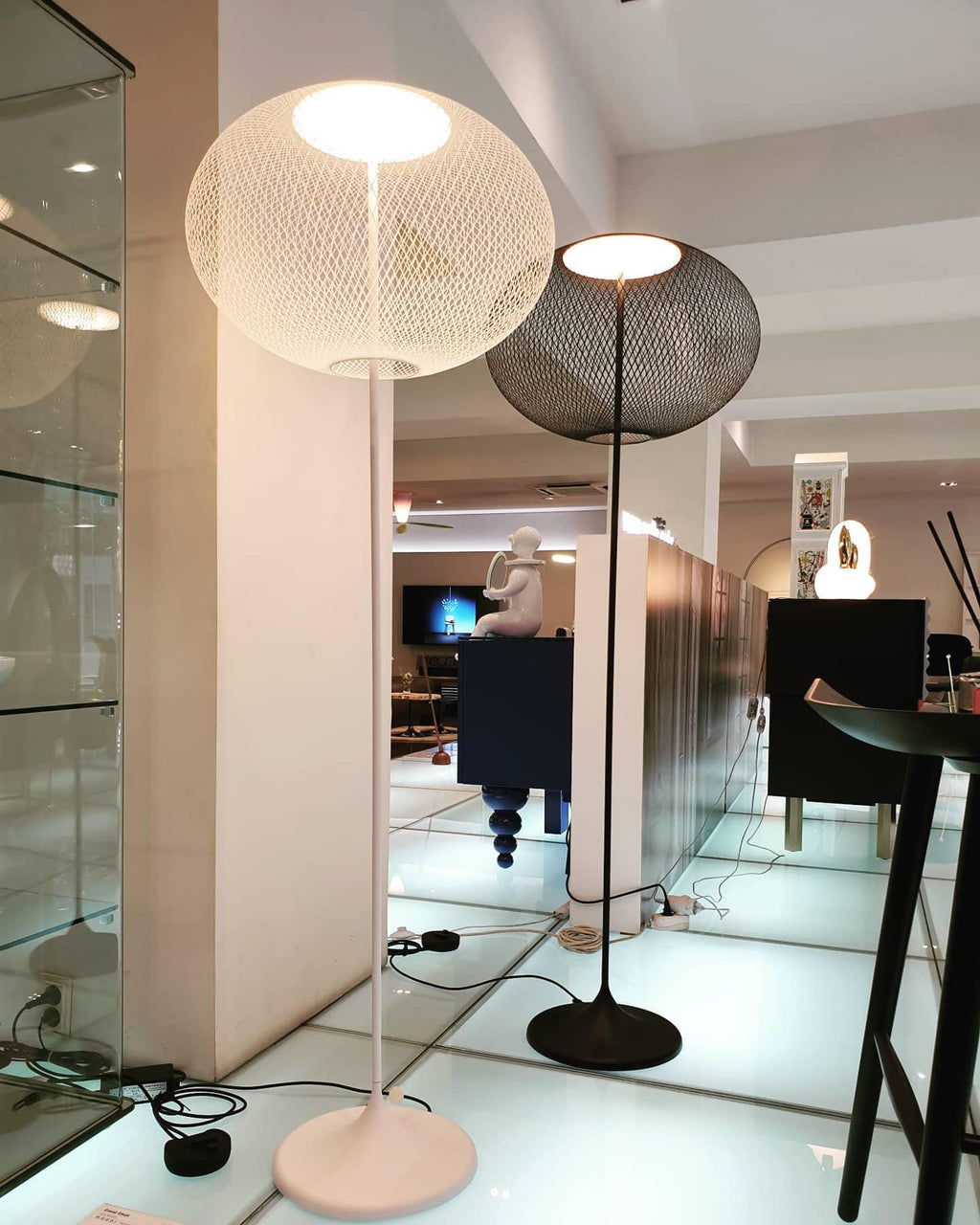 metallic-meshwork-floor-lamp-anzaz-Black & Warm Light-12