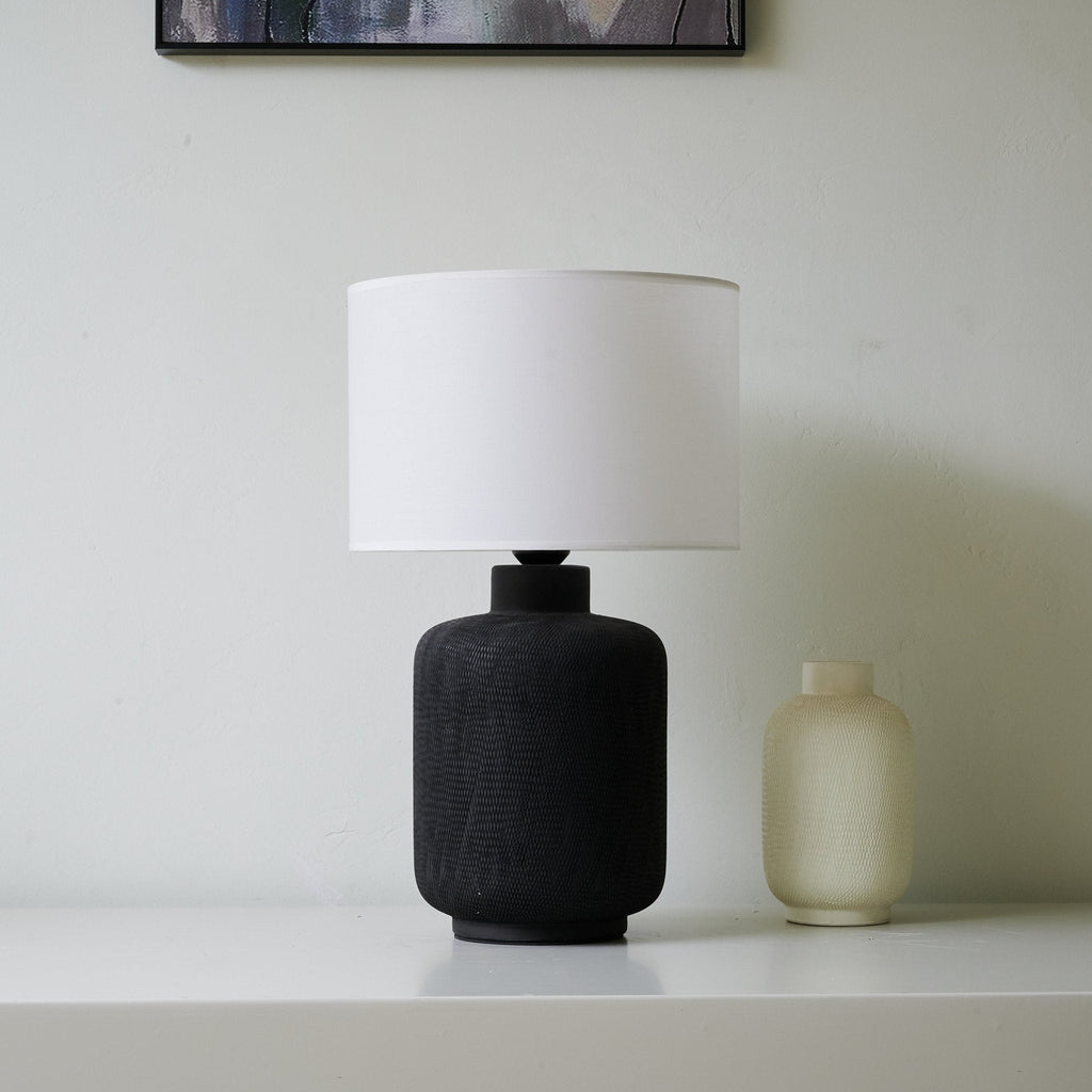 nocturne-textured-black-table-lamp-anzaz-Black & White-4