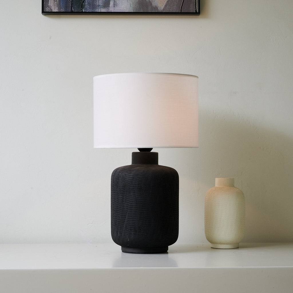 nocturne-textured-black-table-lamp-anzaz--5