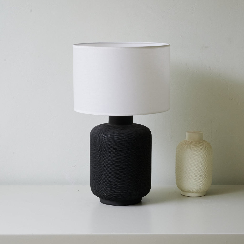 nocturne-textured-black-table-lamp-anzaz-Black & White-3