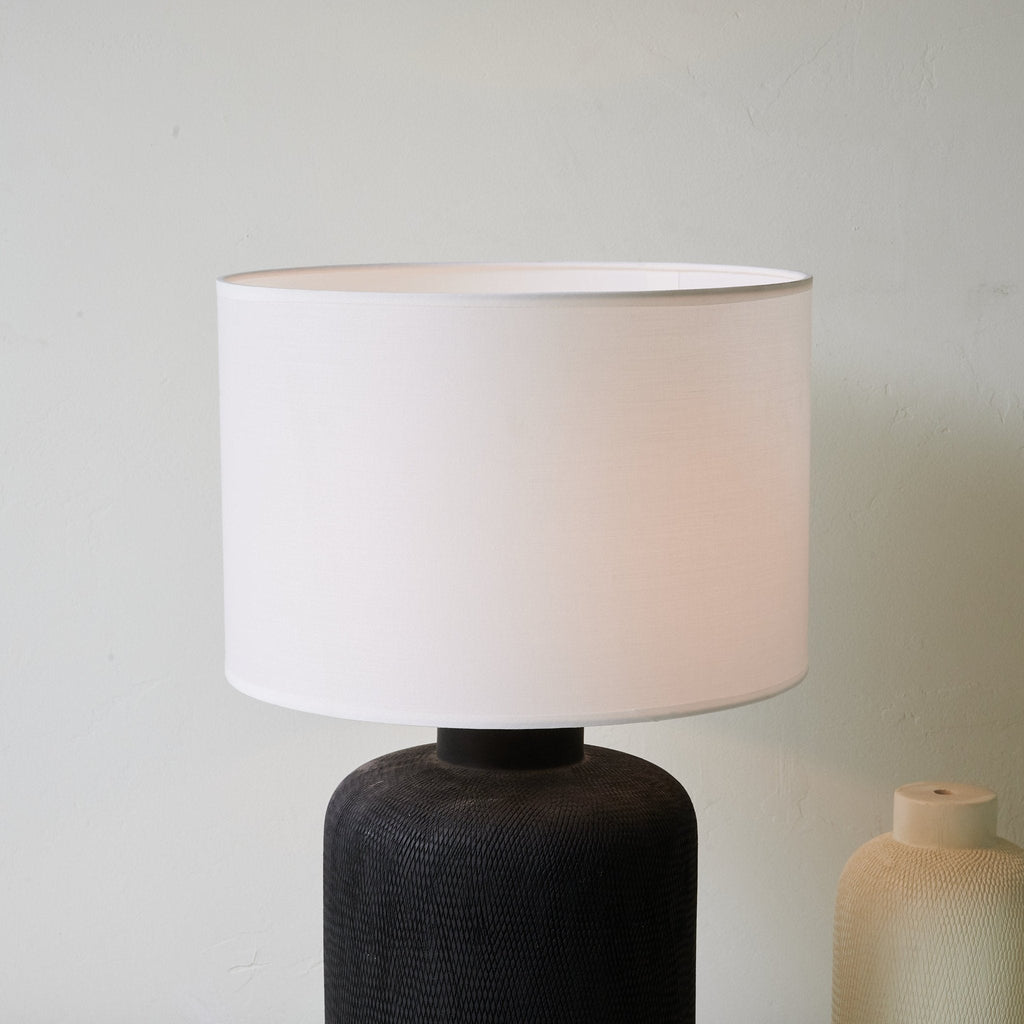 nocturne-textured-black-table-lamp-anzaz--6