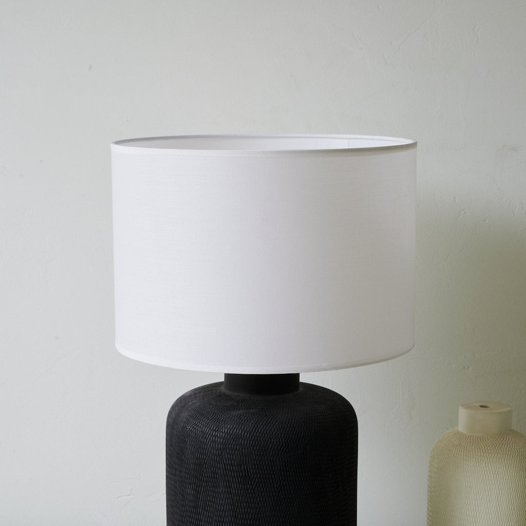 nocturne-textured-black-table-lamp-anzaz--7