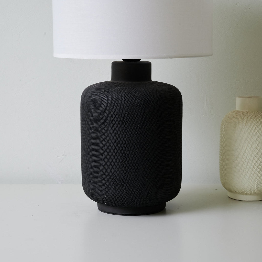 nocturne-textured-black-table-lamp-anzaz--8