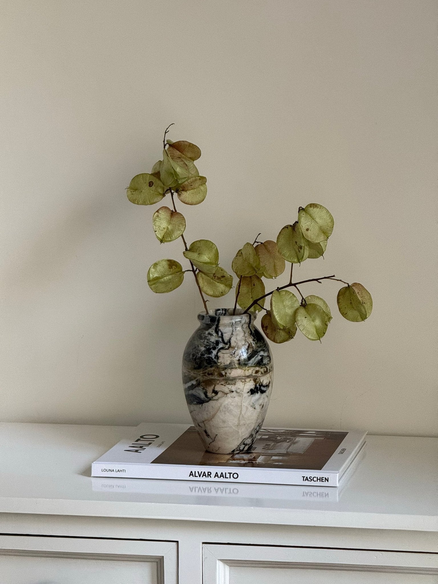 noir-vein-stone-vase-anzaz--15