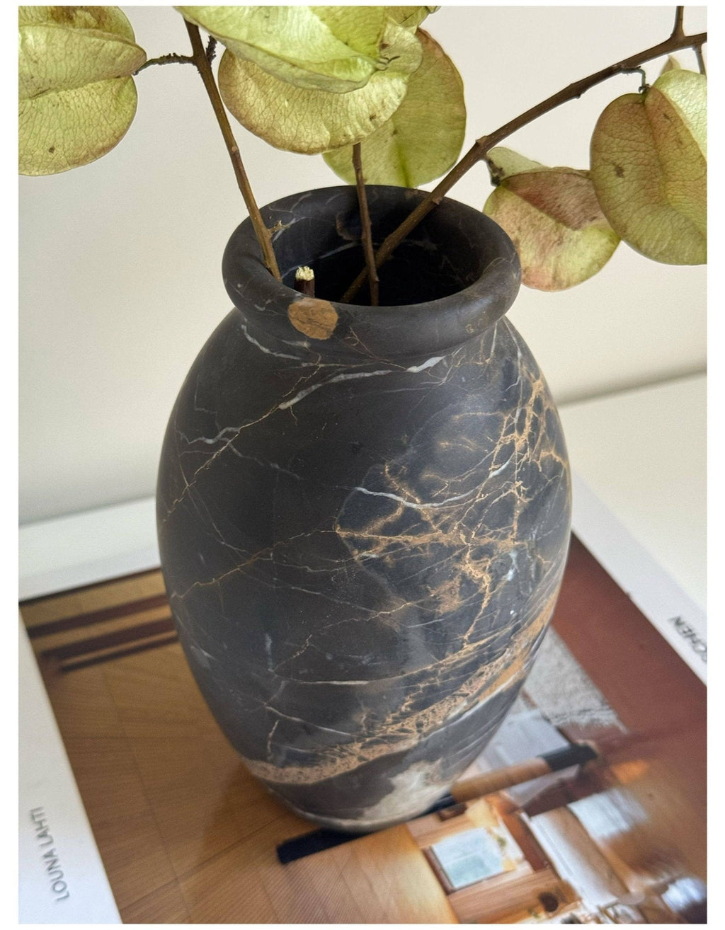 noir-vein-stone-vase-anzaz--10