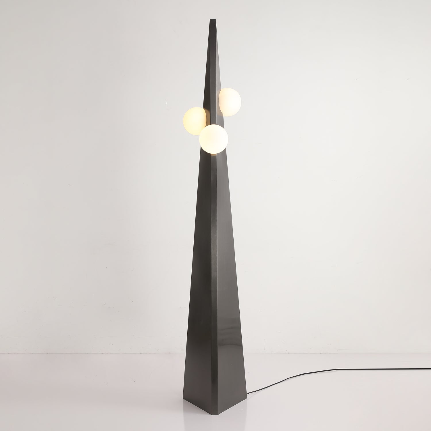 noir-roy-floor-lamp-anzaz--32