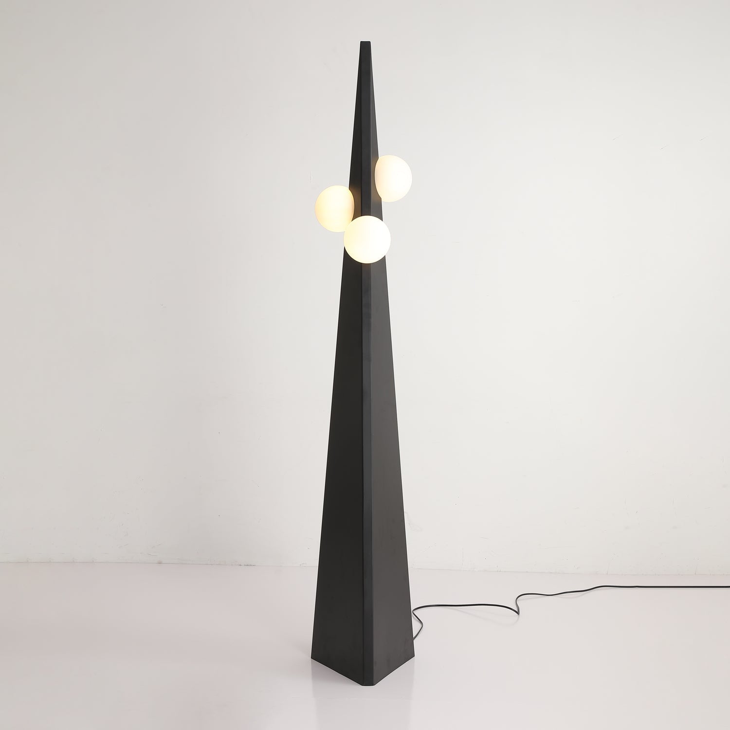 noir-roy-floor-lamp-anzaz--17